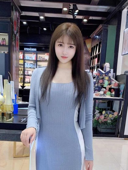 Foot scrubbing and massage by Shanghai Bingbing