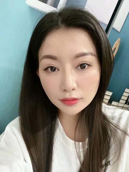 Beautiful female masseuse provides massage service in Chongqing Susan