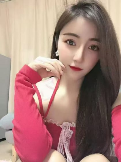 Massage therapist providing services at your home Harbin Yoyo