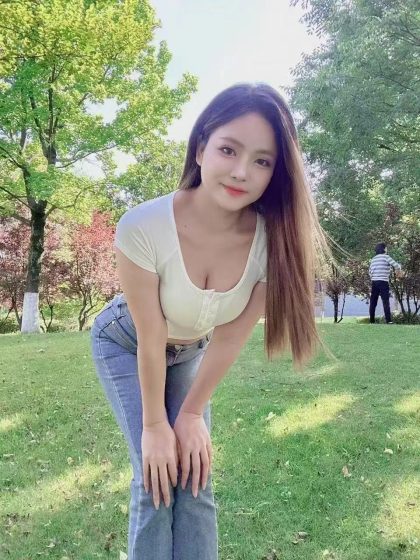 Massage therapistLittle Mei from  Shenzhen